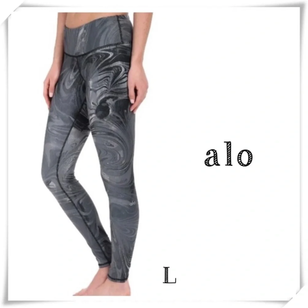 Alo Yoga Airbrush Full Length Legging in Marble Gray Size L